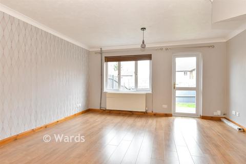 3 bed property, in Clandon Road, £280,000