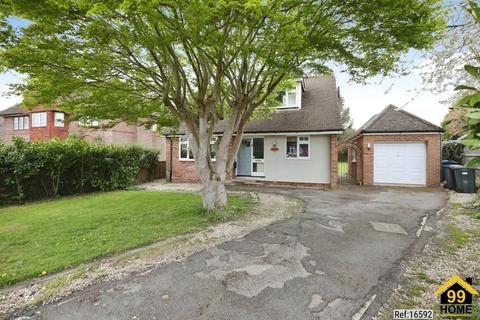 3 bed property, in Chenies Avenue, £980,000