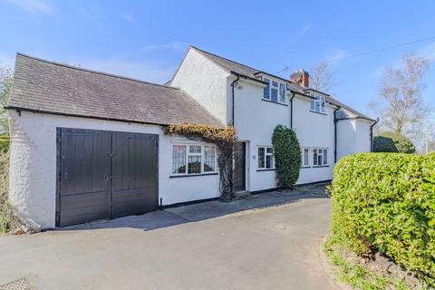 3 bed property, in Chapel Lane, £475,000