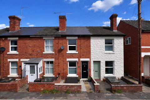 2 bed property, in Cornewall Street, £225,000