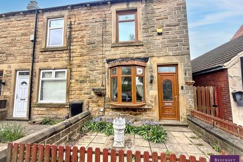 3 bed property, in Hough Lane, £135,000