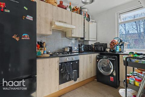 3 bed property, in Haldan Road, £400,000