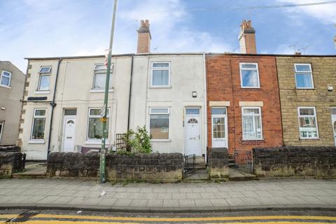 2 bed property, in Newgate Lane, £70,000