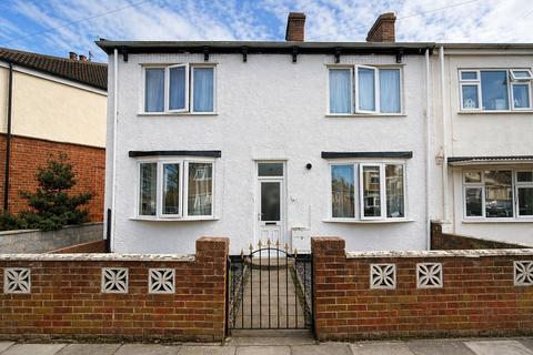 3 bed property, in Eleanor Street, £95,000