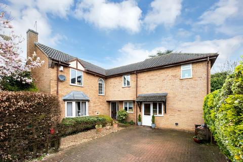 6 bed property, in Limefield, £509,000