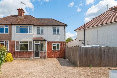 3 bed property, in Swallow Street, £585,000