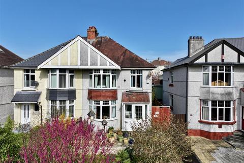 3 bed property, in Plympton, £280,000