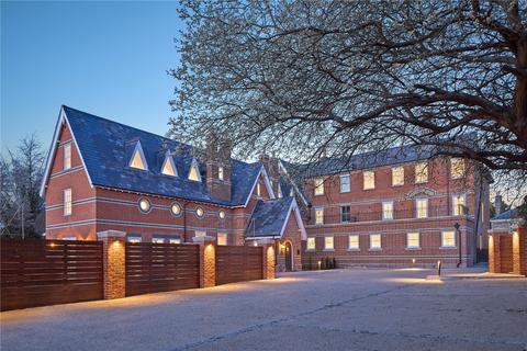 2 bed property, in Royal Oak, £660,000