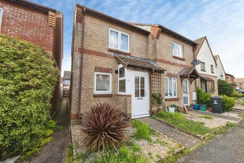 2 bed property, in The Cricketers, £180,000