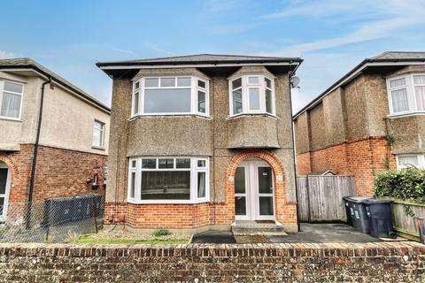 3 bed property, in Bournemouth, £330,000
