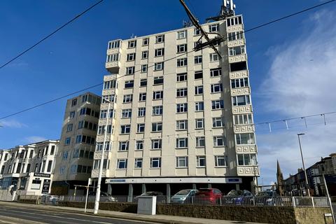 1 bed property, in Promenade, £94,950