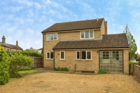 4 bed property, in Oakington Road, £475,000