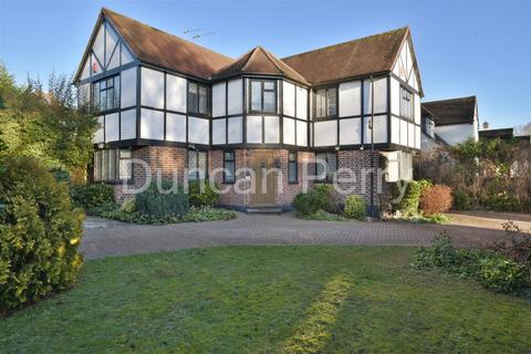 3 bed property, in St Michaels Way, £1,000,000