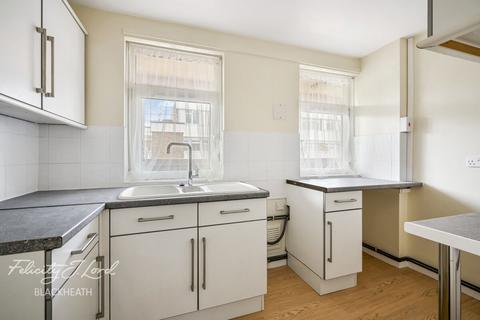 1 bed property, in Dornberg Close, £270,000