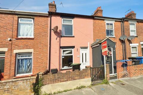 3 bed property, in Avondale Road, £110,000