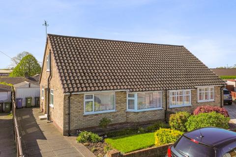 3 bed property, in Ferndale Close, £240,000