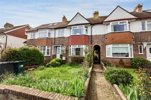 3 bed property, in Elm Drive, £400,000