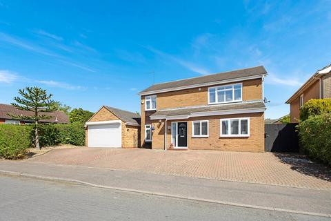4 bed property, in Healey Close, £450,000