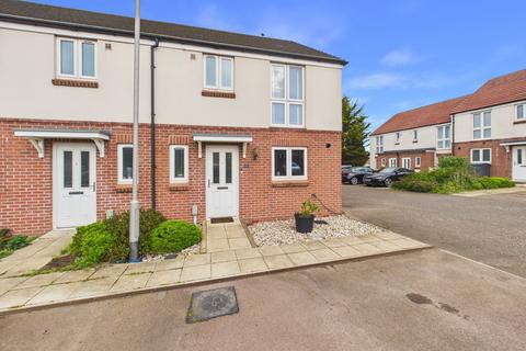 3 bed property, in Woodpecker Close, £250,000