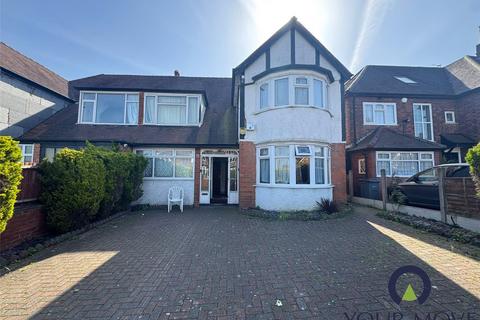 5 bed property, in North Drive, £380,000