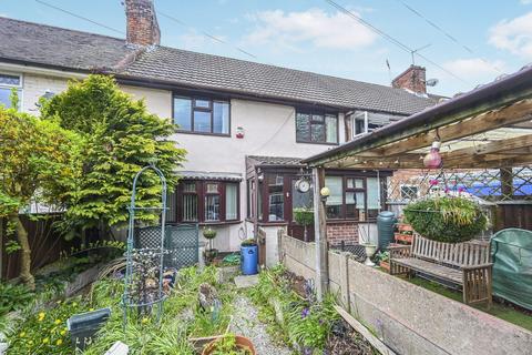 3 bed property, in Second Avenue, £120,000