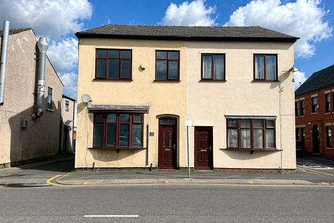 3 bed property, in Chapel Street, £160,000