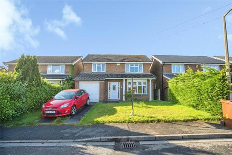 4 bed property, in Newhaven Close, £350,000