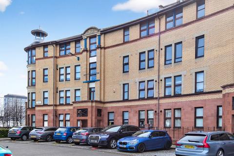 2 bed property, in St. Ninian Terrace, £160,000