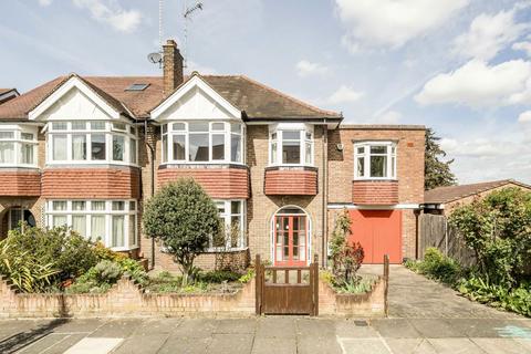 4 bed property, in Ainsdale Road, £1,185,000