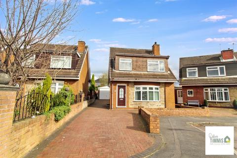 3 bed property, in Cadeby Grove, £220,000