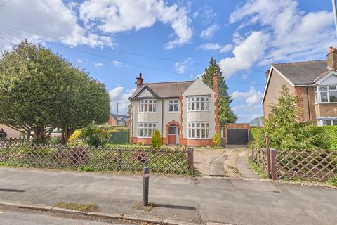 5 bed property, in Grove Road, £750,000