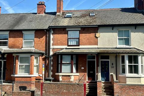 3 bed property, in Ledbury Road, £275,000