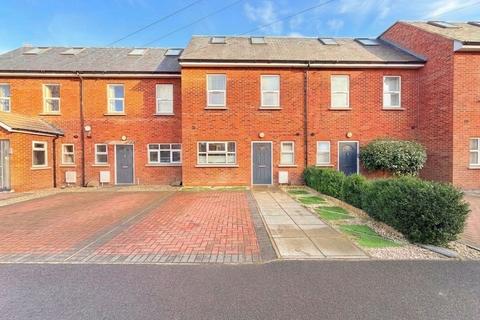 4 bed property, in Langstone Mews, £600,000