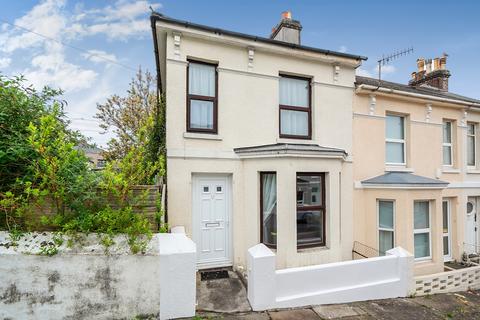 3 bed property, in West Hill Road, £220,000