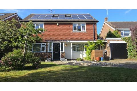 5 bed property, in Kingsmead Road, £850,000