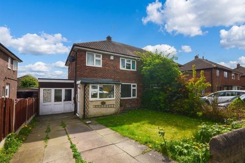 3 bed property, in Crownhill Road, £180,000