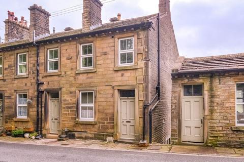 3 bed property, in Woodhead Road, £175,000