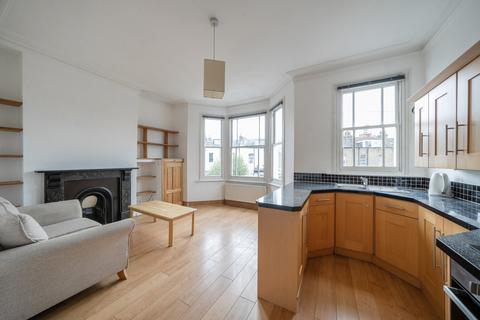2 bed property, in Oaklands Road, £400,000