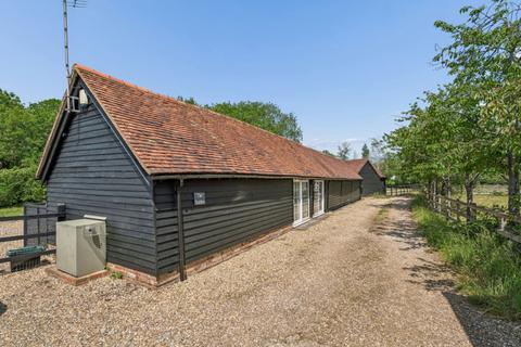 2 bed property, in The Lee, £595,000