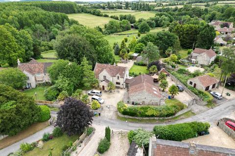 4 bed property, in Queen Charlton, £1,495,000