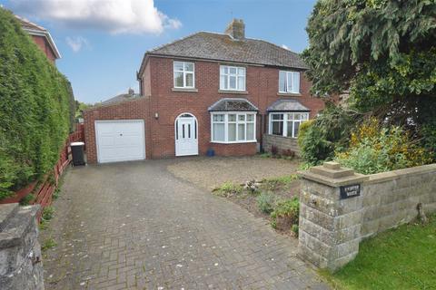 3 bed property, in Station Road, £200,000