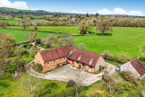 5 bed property, in Lilywood Barn, £825,000