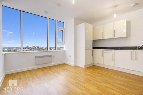1 bed property, in Christchurch Road, £90,000