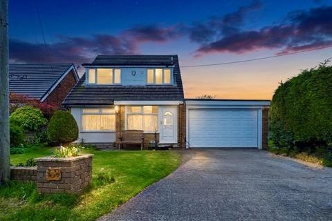 4 bed property, in Brookfield Lane, £495,000