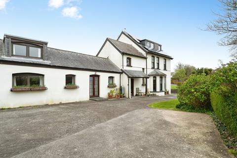 6 bed property, in Owls Lodge Lane, £590,000