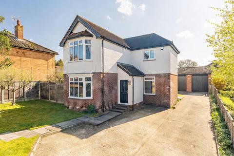 3 bed property, in Trinity Road, £895,000