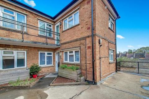 1 bed property, in Market Street, £160,000