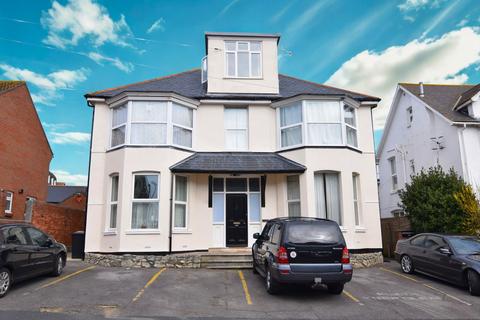 1 bed property, in 22a Carlton Road South, £120,000