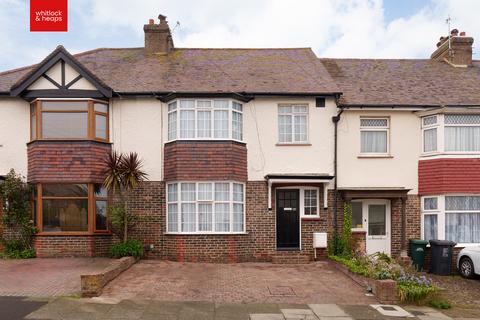 3 bed property, in Lullington Avenue, £575,000
