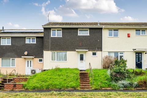 3 bed property, in Bodley Close, £240,000